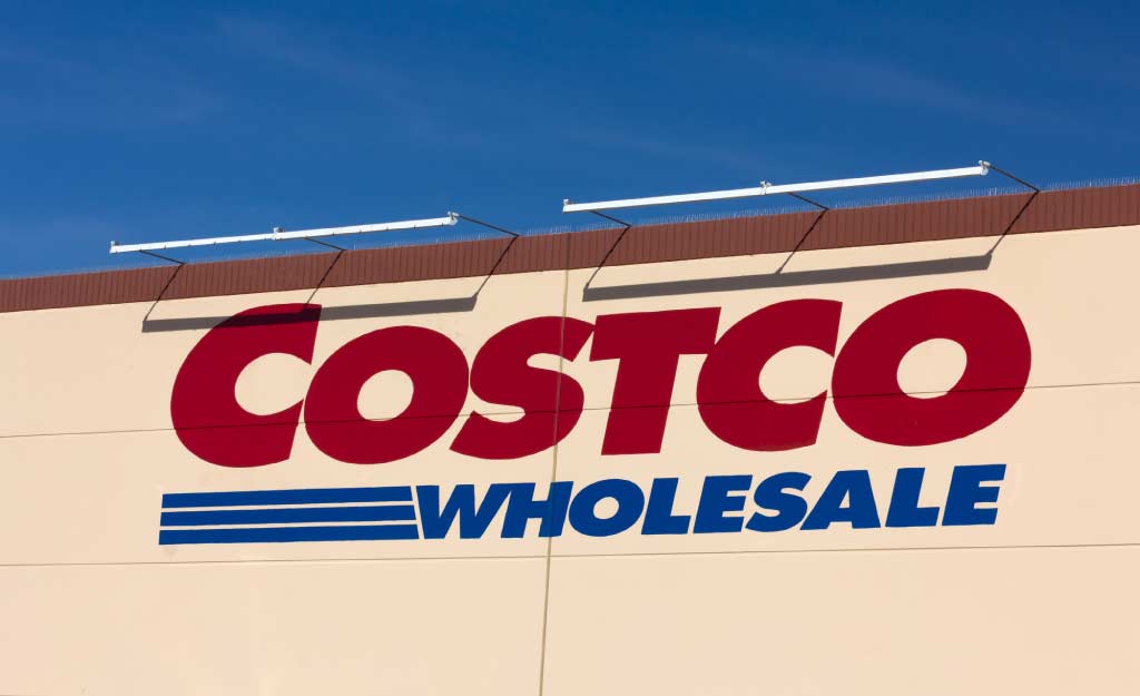 how old do you have to be to work at costco